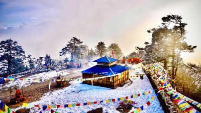 ताप्लेजुङको पाथीभरा मन्दिर क्षेत्रमा वर्षको पहिलो हिमपात