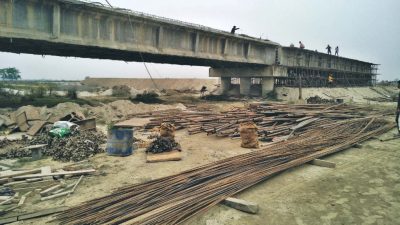 हुलाकी राजमार्ग धनुषा खण्डः पुल निर्माणमा ढिलाइ