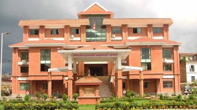 ६ जनाविरुद्ध भ्रष्टाचार मुद्दा दायर