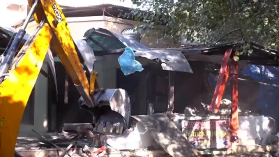 पूर्वमन्त्री खड्काको ल्याण्ड’मा पुग्यो महानगरको डोजर