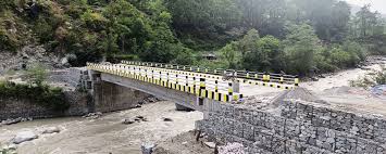 निर्माणको अन्तिम चरणमा ठिनी खोलाको पुल