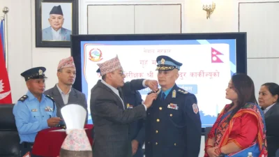 नवनियुक्त आईजीपी कार्कीलाई दर्ज्यानी चिह्न प्रदान