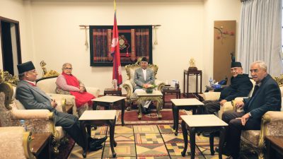 राष्ट्रपतिसँग प्रधानमन्त्रीसहित तीन दलका शीर्ष नेताको भेट
