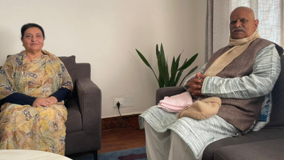 पूर्वराष्ट्रपति यादव र पूर्वराष्ट्रपति भण्डारीबिच भेटवार्ता