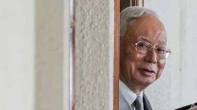 नजिब रजाकलाई नजरबन्द अस्वीकार, जेलमै बाँकी सजाय