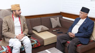 केपी ओलीसँग सञ्चारमन्त्री खरेलले गरे गुण्डुमा भेटवार्ता