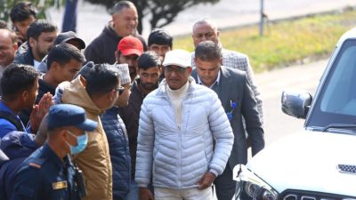 पूर्व गृहमन्त्री लेखक बयानका लागि पुगे सिंहदरबार