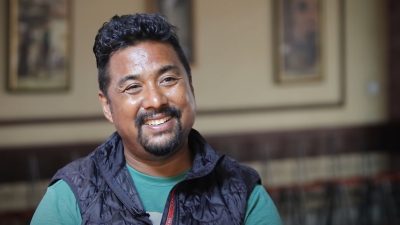 सुमन सायमी नेकपामा प्रवेश, काठमाडौं–८ बाट चुनावी तयारी