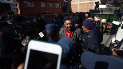 कांग्रेस मुख्यालयमा हंगामा, नेताहरूले गरे अलग ढोकाबाट प्रवेश