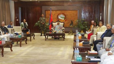 बालुवाटारमा प्रधानमन्त्री र आयोगका पदाधिकारीबीच छलफल