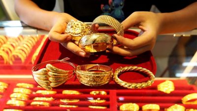 सुनचाँदीको मूल्यमा केही गिरावट