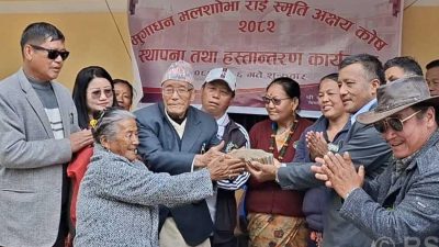 बुवाआमाको स्मृतिमा विद्यालयमा अक्षयकोष स्थापना