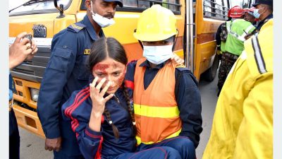 सल्लाघारी स्थित मुख्य चोकमै जब दुई वटा बस ठोक्किए