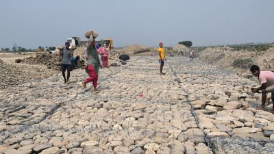 बस्ती संरक्षण गर्न १४ स्थानमा तटबन्ध