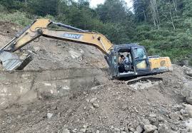 सवारीसाधान आवागमनमा रोक लगाएर  धुलिखेल–खावा सडक स्तरोन्नति थालियो