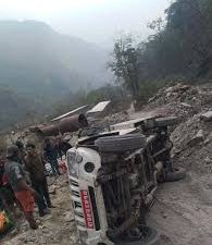 पर्वतमा बोलेरो जीप दुर्घटनामा चालकको मृत्यु