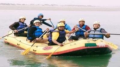 महाकाली नदीमा व्यावसायिक -याफटिङ सुरु