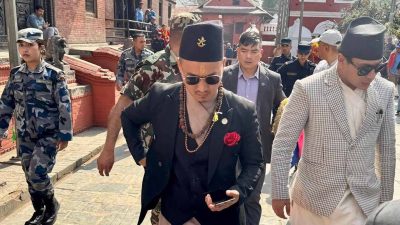 गृहमन्त्री गुरुङद्वारा पशुपति मन्दिरको दर्शन तथा पूजाअर्चना