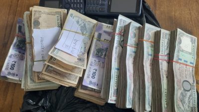 स्रोत नखुलेको छ लाखसहित दुई जना पक्राउ