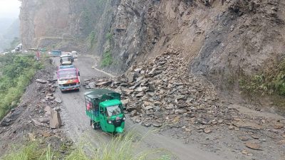 पहिराले मुख्य राजमार्ग र सडकखण्ड पूर्ण रुपमा अवरुद्ध