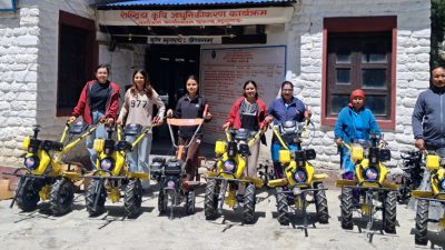 मुस्ताङका किसानलाई अनुदानमा हाते ट्याक्टर