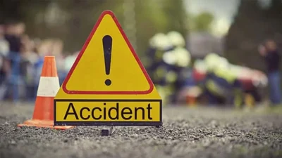 एम्बुलेन्स र मिनी ट्रक ठोक्किँदा सात जना घाइते