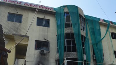 नगरपालिका भवन पुनर्निर्माण नहुँदा काममा बाधा