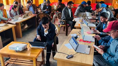 बीस विद्यालयलाई ल्यापटप वितरण