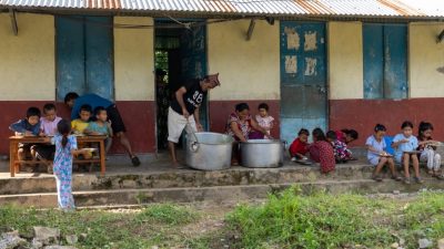 साढे ३०० बालबालिका छैनन् सम्पर्कमा, ५० बढी आमा-बुबाविहीन