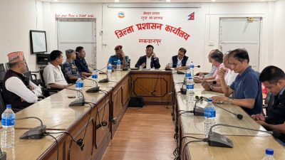 ग्यास सिलिन्डर ढुवानीबारे मकवानपुर सीडीओ कार्यालयमा छलफल जारी
